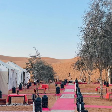 Отель Zahra Luxury Desert Camp Мерзуга Экстерьер фото