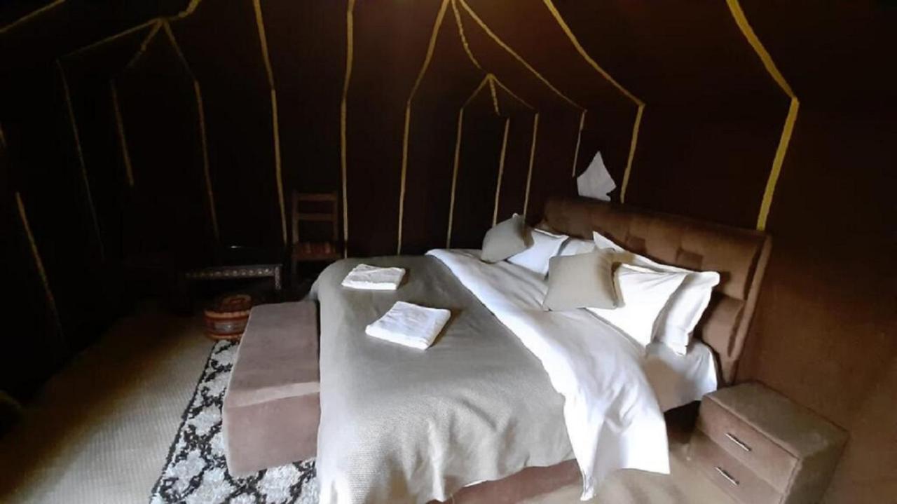 Отель Zahra Luxury Desert Camp Мерзуга Экстерьер фото
