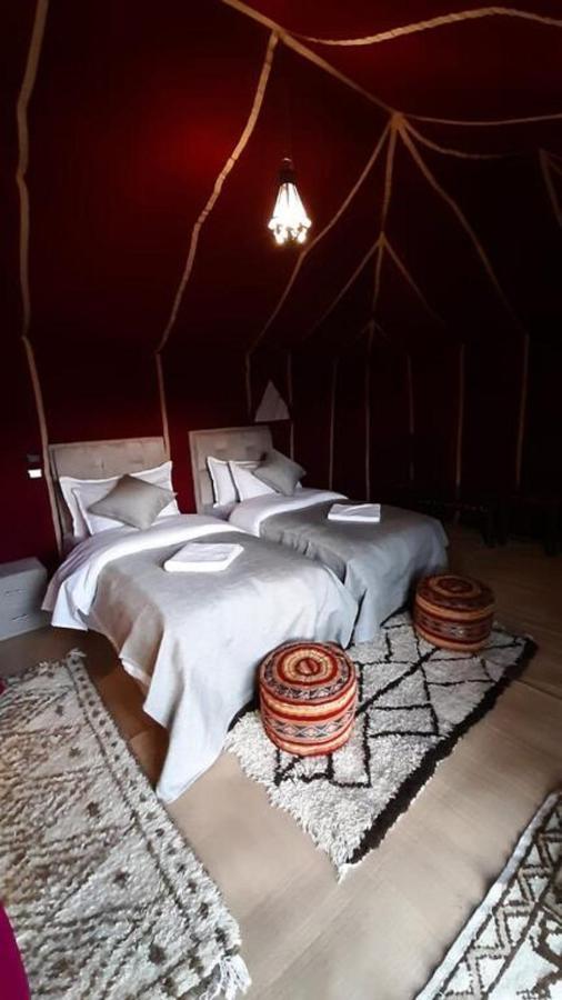 Отель Zahra Luxury Desert Camp Мерзуга Экстерьер фото