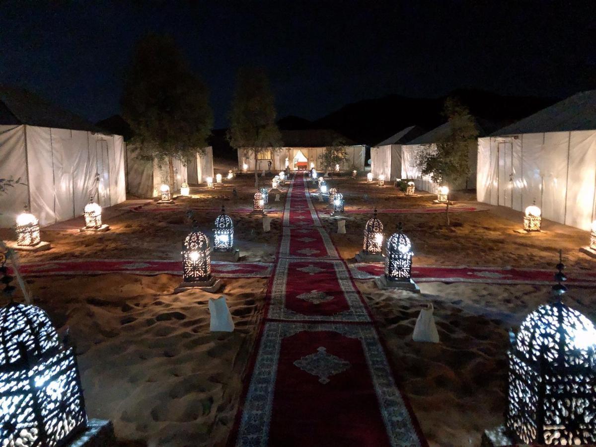 Отель Zahra Luxury Desert Camp Мерзуга Экстерьер фото
