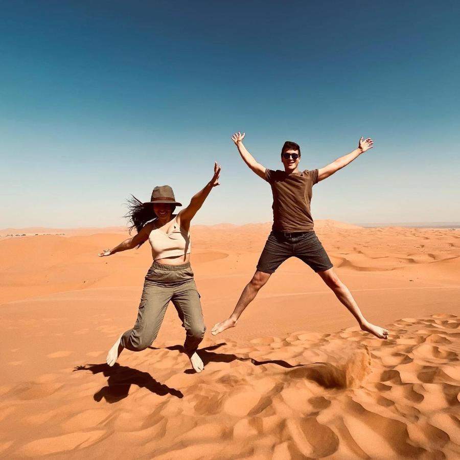 Отель Zahra Luxury Desert Camp Мерзуга Экстерьер фото