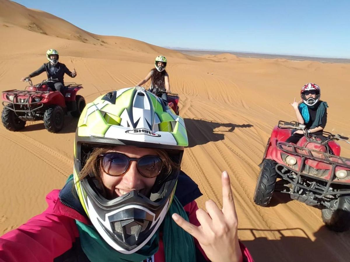 Отель Zahra Luxury Desert Camp Мерзуга Экстерьер фото