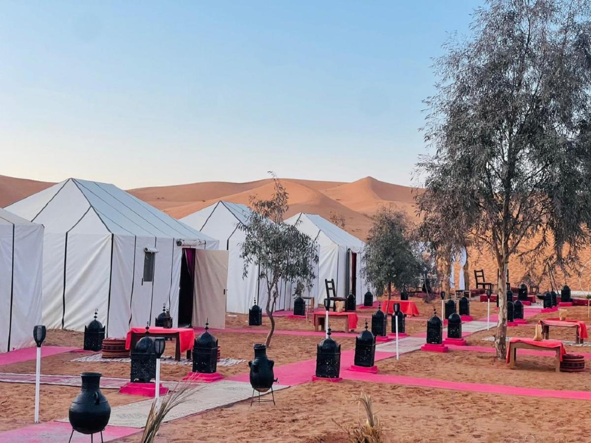 Отель Zahra Luxury Desert Camp Мерзуга Экстерьер фото